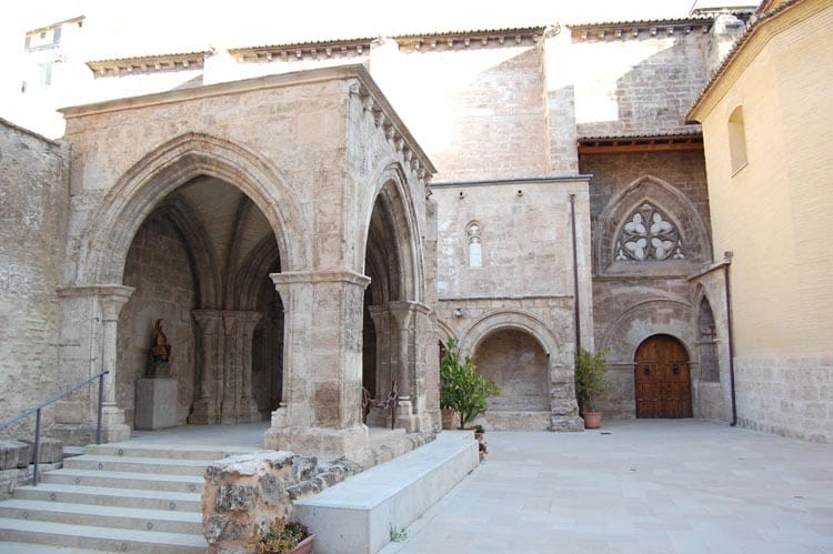 Complesso medievale di San Juan del Hospital